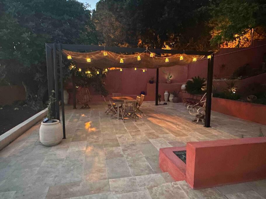 Sous Le « Figuier » Villa Cornillon-Confoux Ngoại thất bức ảnh